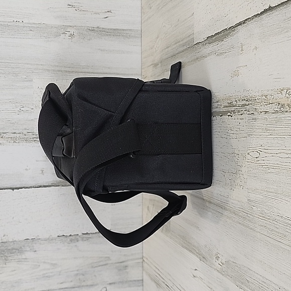 Canon black camera bag soft sided padded NEW without no tag 11" x 5" x 7" - Picture 4 of 10